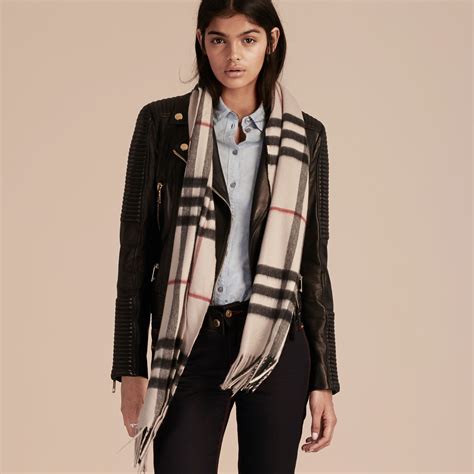 burberry schal test|Burberry scarves women's.